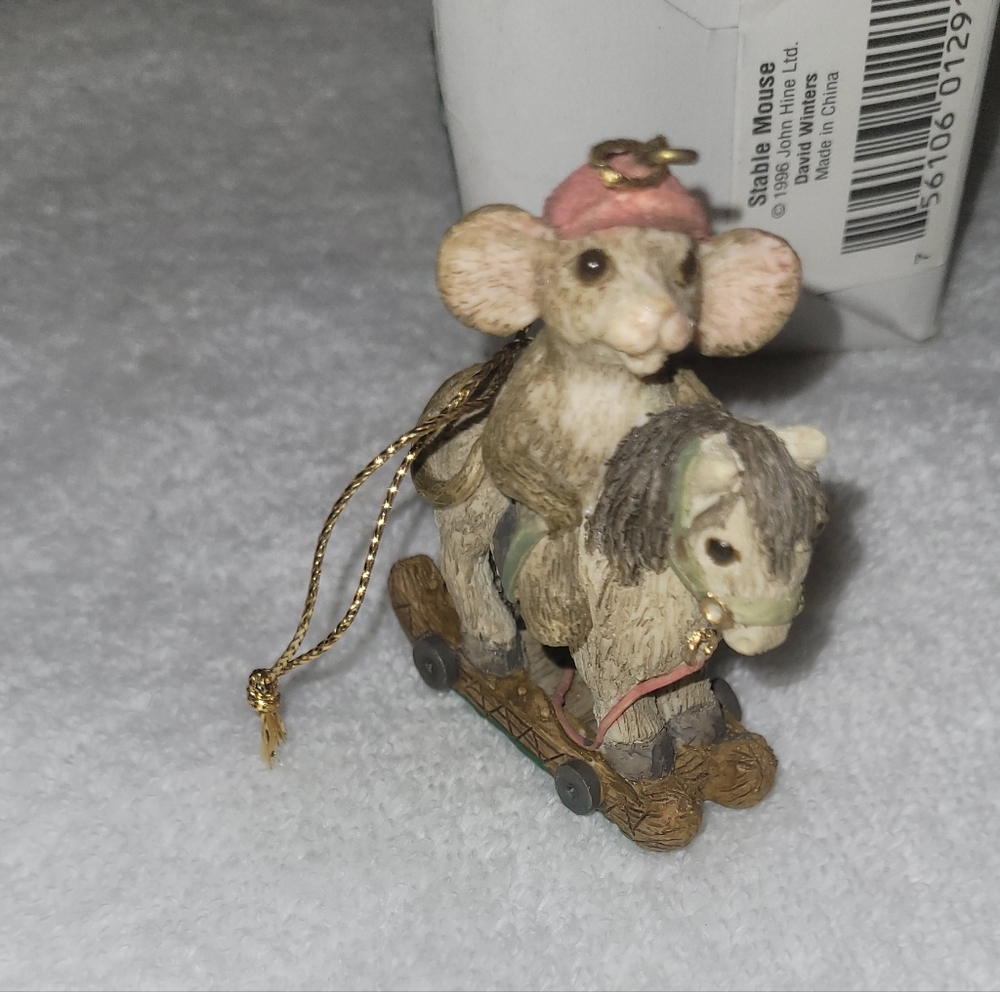 David Winter Stable Mouse Ornament